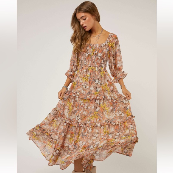 NWOT Women’s Smocked Top Tierd Maxi Dress - Picture 1 of 1